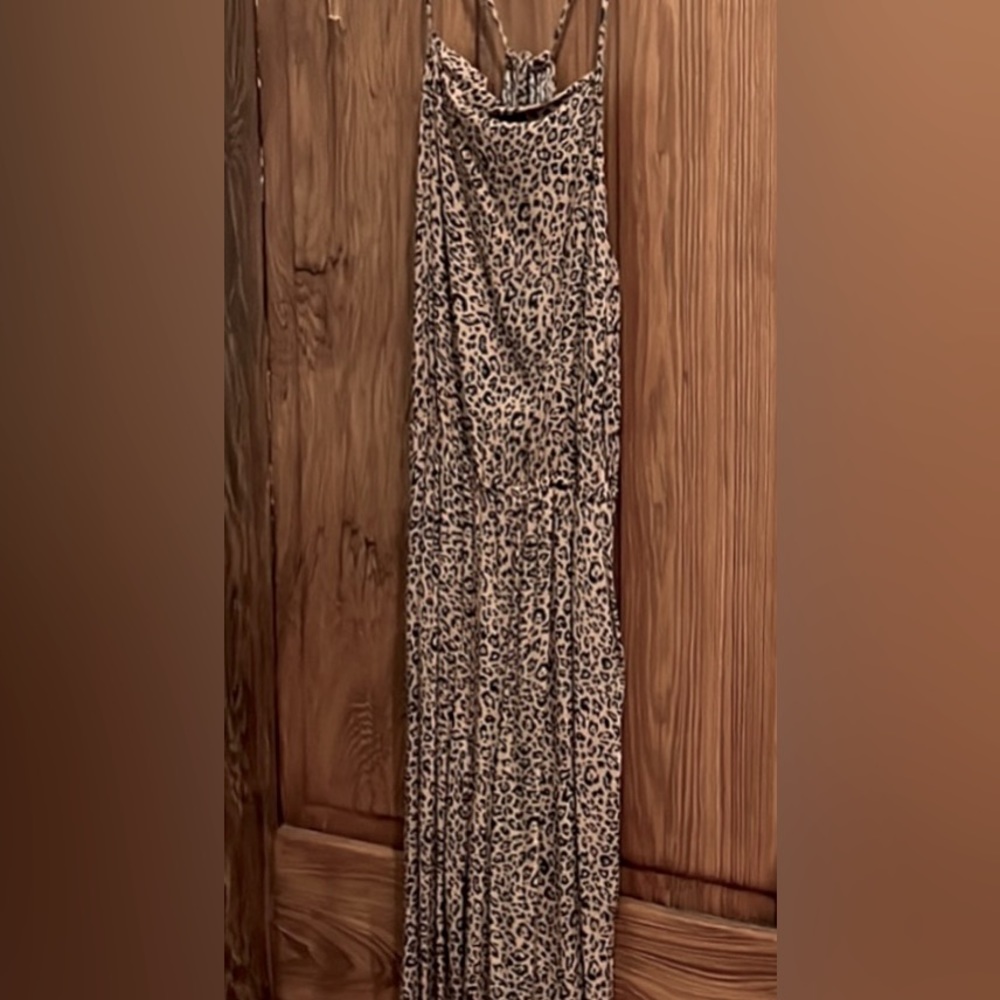 H&M Leopard Ankle/Cropped Jumper still has lots life left good condition